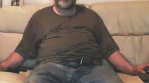 Snapshot of iowalaserbear chatting on 02-20-26, 07:10 iowalaserbear online show from 02-20-26, 07:10