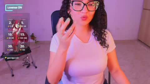 Snapshot of irantzu_hank chatting on 06-07-26, 10:57 Irantzu online show from 06-07-26, 10:57
