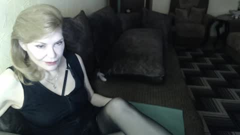 Snapshot of irenalegs chatting on 04-21-26, 04:08 irenalegs online show from 04-21-26, 04:08