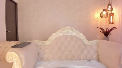 Snapshot of irinnah_lottus chatting on 02-20-25, 08:03 Irinnah Lottus online show from 02-20-25, 08:03