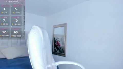 Snapshot of iris8_ chatting on 12-19-25, 12:12 iris8_ online show from 12-19-25, 12:12