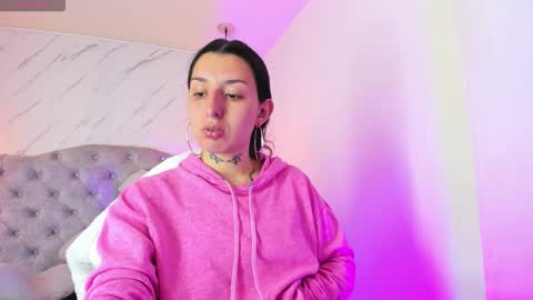 Snapshot of iris_77 chatting on 11-03-25, 04:30 iris_77 online show from 11-03-25, 04:30