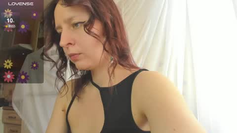 Snapshot of iris_crispy chatting on 04-27-26, 03:43 Iris online show from 04-27-26, 03:43
