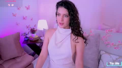 Snapshot of iris_laurent chatting on 07-14-26, 06:35 Maia Glow online show from 07-14-26, 06:35