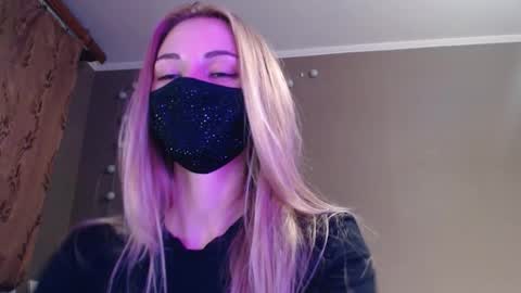 Lily online show from 09-27-25, 04:01