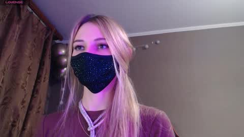 Lily online show from 11-05-25, 04:51