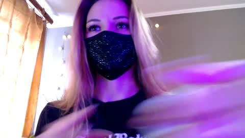 Lily online show from 04-10-26, 12:10