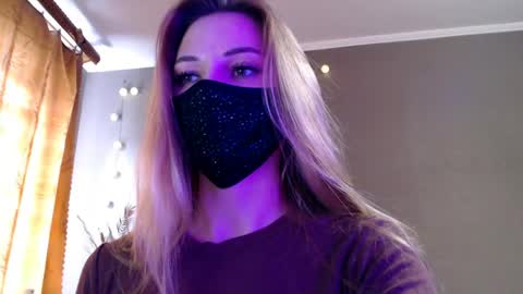 Lily online show from 04-11-26, 12:20