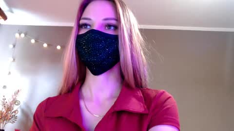 Snapshot of iris_lave chatting on 04-29-26, 02:32 Lily online show from 04-29-26, 02:32