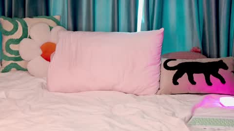 Snapshot of iris_nightingale chatting on 01-25-25, 08:31 Rhaenyra online show from 01-25-25, 08:31