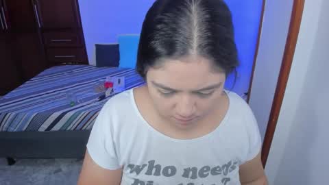 Snapshot of iris_torrez chatting on 01-06-26, 01:48 Iris online show from 01-06-26, 01:48