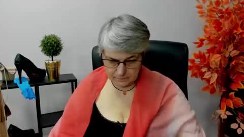 I R I S online show from 02-03-25, 10:58