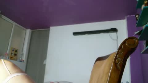 Snapshot of irisbell_ chatting on 12-14-24, 04:52 Camilla online show from 12-14-24, 04:52