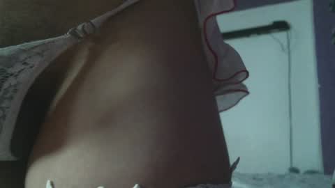 Snapshot of irisbell_ chatting on 01-10-25, 12:04 Camilla online show from 01-10-25, 12:04
