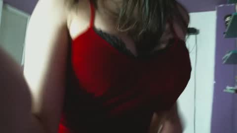 Snapshot of irisbell_ chatting on 02-01-25, 12:37 Camilla online show from 02-01-25, 12:37