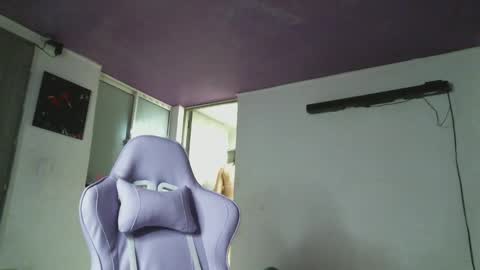 Snapshot of irisbell_ chatting on 02-06-25, 11:43 Camilla online show from 02-06-25, 11:43