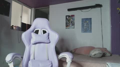 Snapshot of irisbell_ chatting on 09-27-25, 06:02 Camilla online show from 09-27-25, 06:02