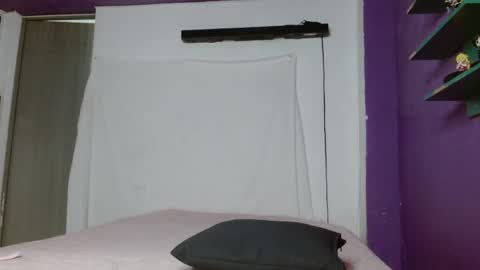 Snapshot of irisbell_ chatting on 05-30-26, 06:54 Camilla online show from 05-30-26, 06:54