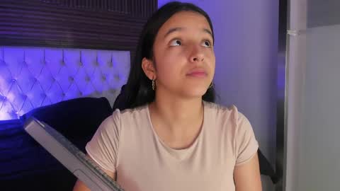 Snapshot of irisfyre chatting on 06-08-26, 12:27 Iris Fyre online show from 06-08-26, 12:27