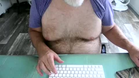 Snapshot of irishdudeloveoib chatting on 12-16-24, 08:05 Irishdudelove online show from 12-16-24, 08:05