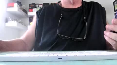 Snapshot of irishdudeloveoib chatting on 11-26-25, 04:52 Irishdudelove online show from 11-26-25, 04:52