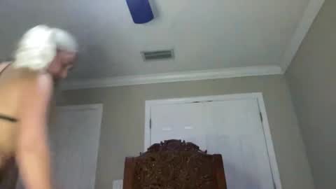 Irispink1 online show from 12-20-25, 12:40