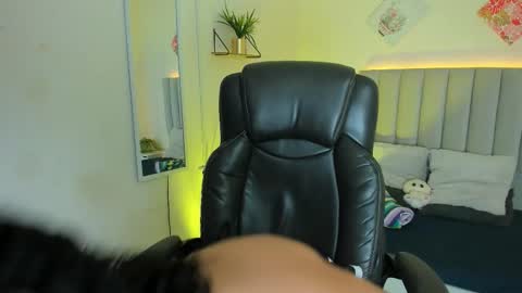 Iris online show from 10-29-25, 03:42