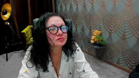 Iris online show from 03-20-26, 07:35