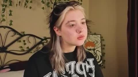 I am Cutie Iris3 online show from 10-29-25, 07:54