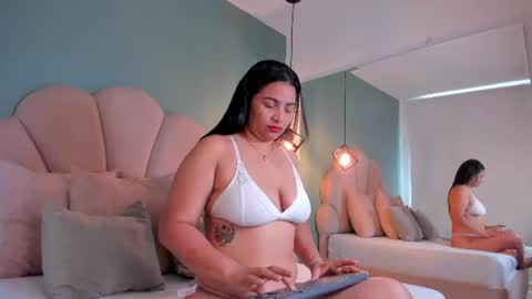 Snapshot of irlys_naia chatting on 06-15-26, 01:24 Irlys Naia online show from 06-15-26, 01:24