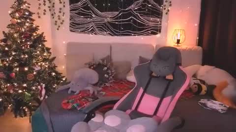 Snapshot of irma_bell chatting on 01-13-26, 11:43 Irma online show from 01-13-26, 11:43