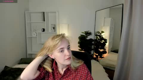 Snapshot of irmaronn chatting on 05-18-26, 08:31 Irma online show from 05-18-26, 08:31