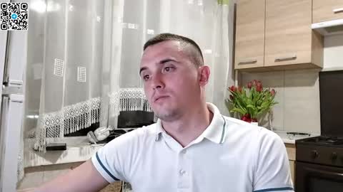 Snapshot of iron_mast chatting on 04-15-26, 07:21 Anton online show from 04-15-26, 07:21