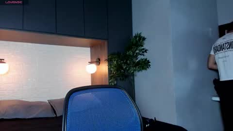 Iron Tous online show from 03-01-26, 09:06