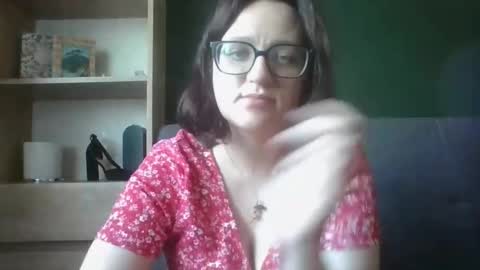 Snapshot of irresistibleparis chatting on 04-27-26, 05:27 Paris online show from 04-27-26, 05:27