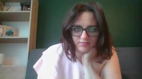 Snapshot of irresistibleparis chatting on 05-07-26, 05:35 Paris online show from 05-07-26, 05:35