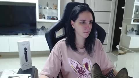 Irwi Tomboy online show from 12-02-24, 11:07