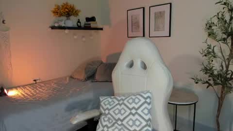 Snapshot of isa_____ chatting on 05-03-26, 12:38 isa_____ online show from 05-03-26, 12:38