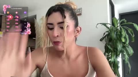 Snapshot of isa__fox_1 chatting on 06-06-26, 01:16 Isabella online show from 06-06-26, 01:16