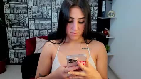 Isa and Natasha online show from 05-22-26, 01:39