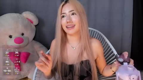 Snapshot of isa_cortes_ chatting on 06-15-26, 05:37 Isa Cortes online show from 06-15-26, 05:37