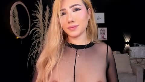 Snapshot of isa_cortes_ chatting on 07-15-26, 02:33 Isa Cortes online show from 07-15-26, 02:33