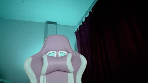 Isabella  online show from 10-02-25, 09:49