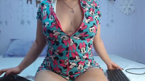 isa_jones1 online show from 01-04-25, 02:14