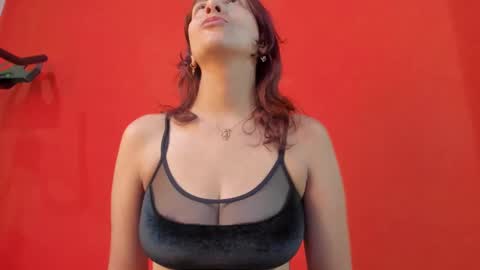 Isabella online show from 02-12-25, 11:51