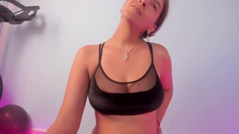 Isabella online show from 03-01-25, 06:32