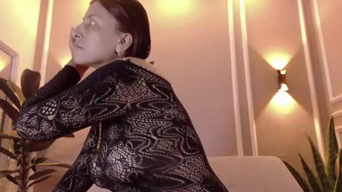 Isabella online show from 04-02-26, 12:14