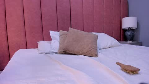 Snapshot of isa_little_star chatting on 01-14-25, 06:28 Isa online show from 01-14-25, 06:28