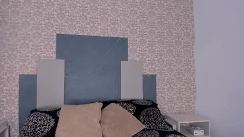 Snapshot of isa_little_star chatting on 10-15-25, 02:39 Isa online show from 10-15-25, 02:39