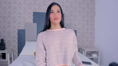 Snapshot of isa_little_star chatting on 10-17-25, 02:19 Isa online show from 10-17-25, 02:19